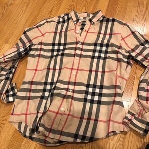 Men’s Burberry shirt
